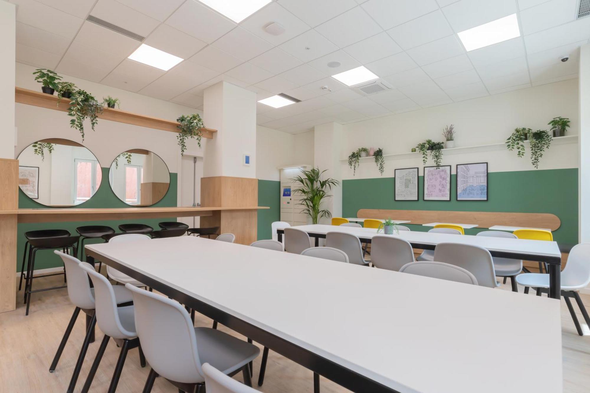 Well-Located Campus Rooms Near City Park Milan Exterior photo