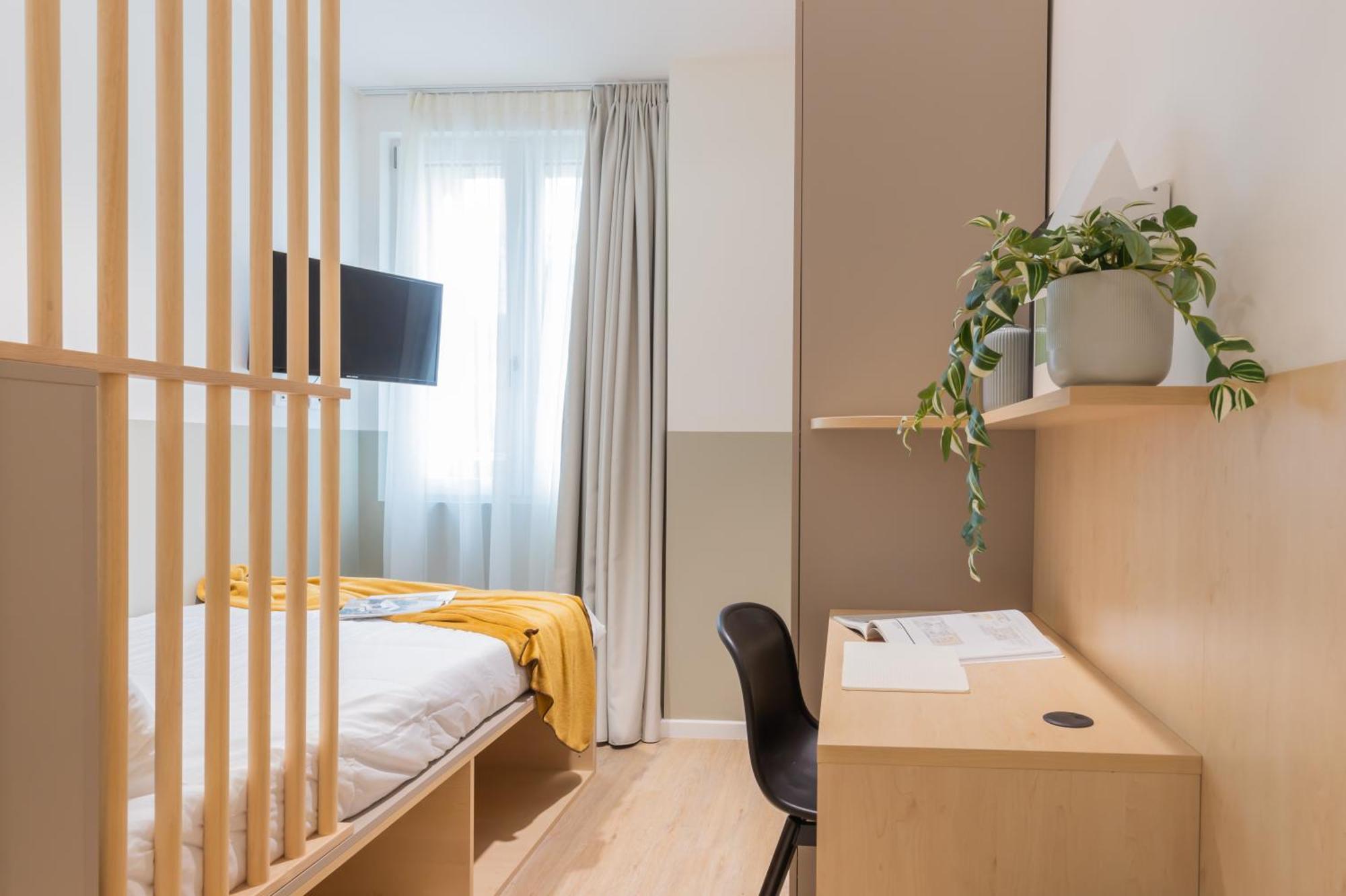Well-Located Campus Rooms Near City Park Milan Exterior photo